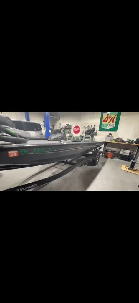 Slide: The Image of Ranger Boats RT188 2023 - 12