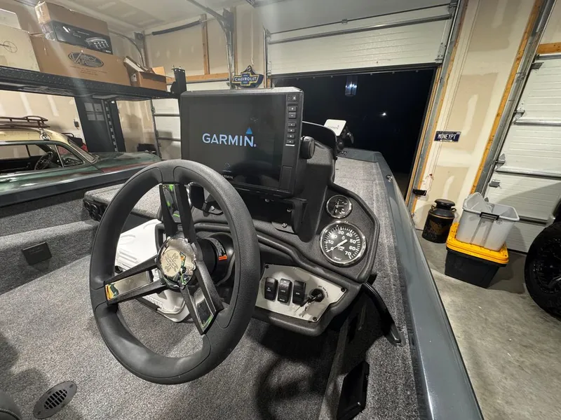 Slide: The Image of Ranger Boats RT188 2023 - 4