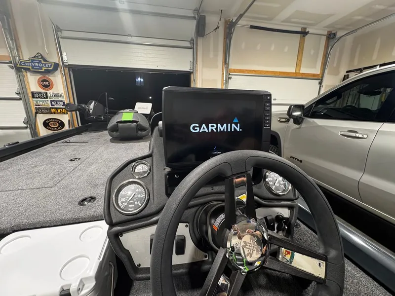 Slide: The Image of Ranger Boats RT188 2023 - 5