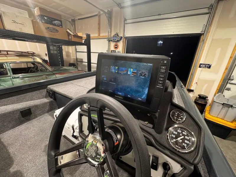 Slide: The Image of Ranger Boats RT188 2023 - 6