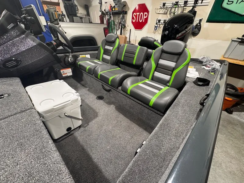 Slide: The Image of Ranger Boats RT188 2023 - 7