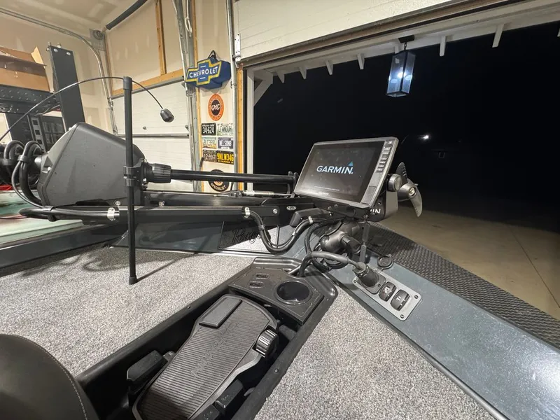 Slide: The Image of Ranger Boats RT188 2023 - 9