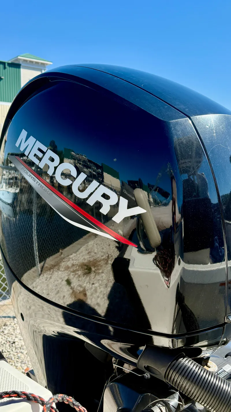 Slide: The Image of Boston Whaler 190 Montauk 2022 - 22