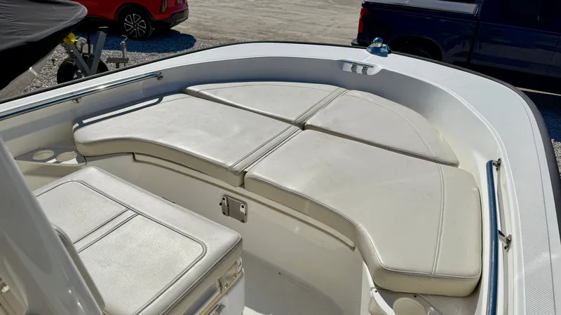 Slide: The Image of Boston Whaler 190 Montauk 2022 - 6