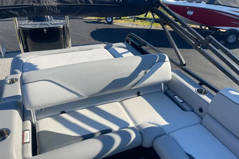 Slide: The Image of 2025 Avalon Venture 2585 VRB boat seat storage compartment, featuring sleek design and functionality. - 31