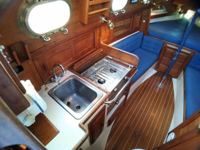 Slide: The Image of Interior of 1988 Pacific Seacraft Dana 24 yacht. - 25
