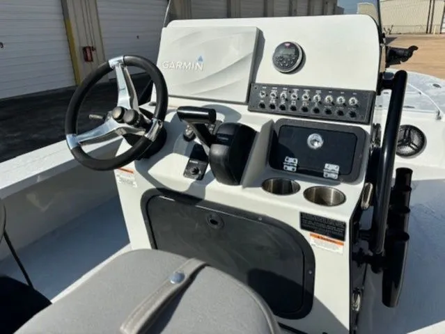 Slide: The Image of Blazer 675 Ultimate Bay 2021 - 6