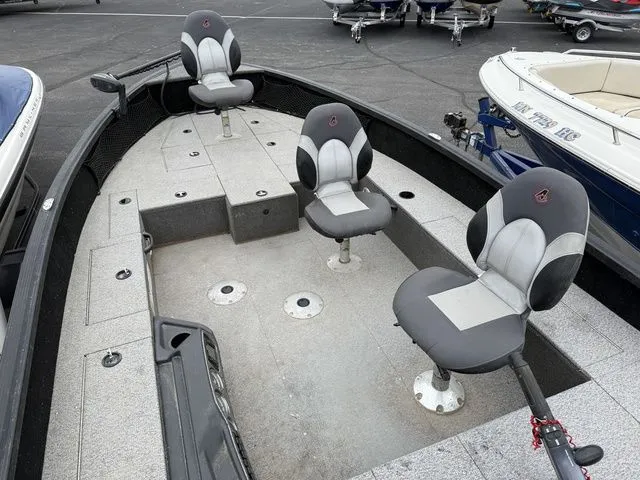 Slide: The Image of Alumacraft Competitor 175 2018 - 3