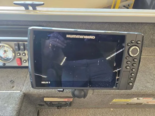 Slide: The Image of Alumacraft Classic 165 2019 - 9