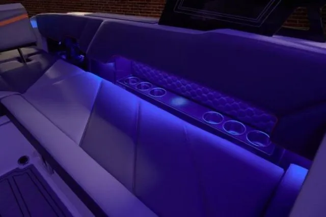 Slide: The Image of Cobalt R8 Surf 2026 - 10