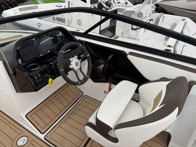 Slide: The Image of Yamaha 195S 2023 - 21