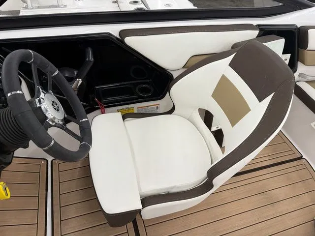 Slide: The Image of Yamaha 195S 2023 - 22