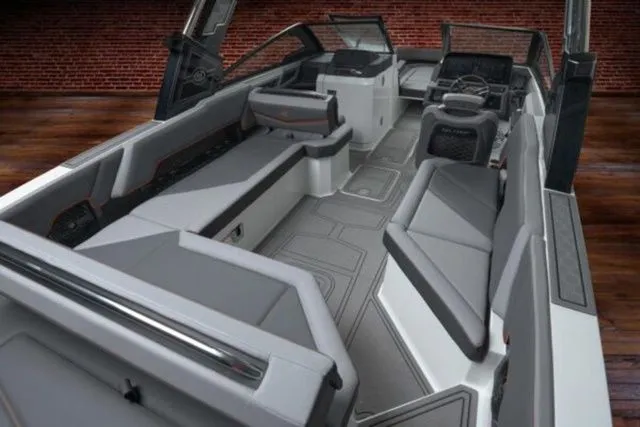 Slide: The Image of Cobalt R8 Surf 2026 - 2