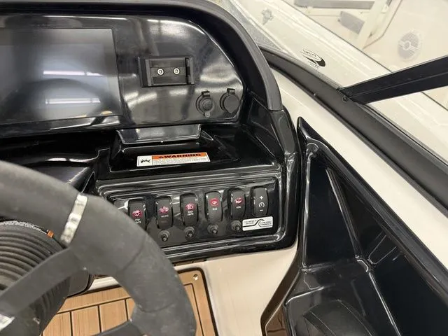 Slide: The Image of Yamaha 195S 2023 - 25