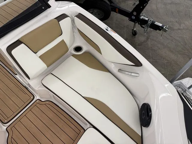 Slide: The Image of Yamaha 195S 2023 - 28