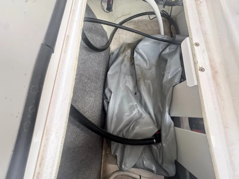 Slide: The Image of Four Winns H4 2023 - 20