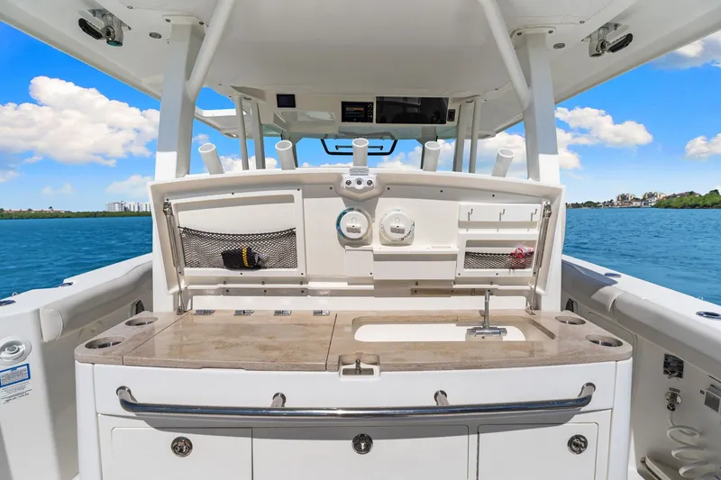 Slide: The Image of Boston Whaler 380 Outrage 2020 - 25