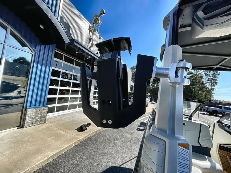 Slide: The Image of Nautique G23 2025 - 10