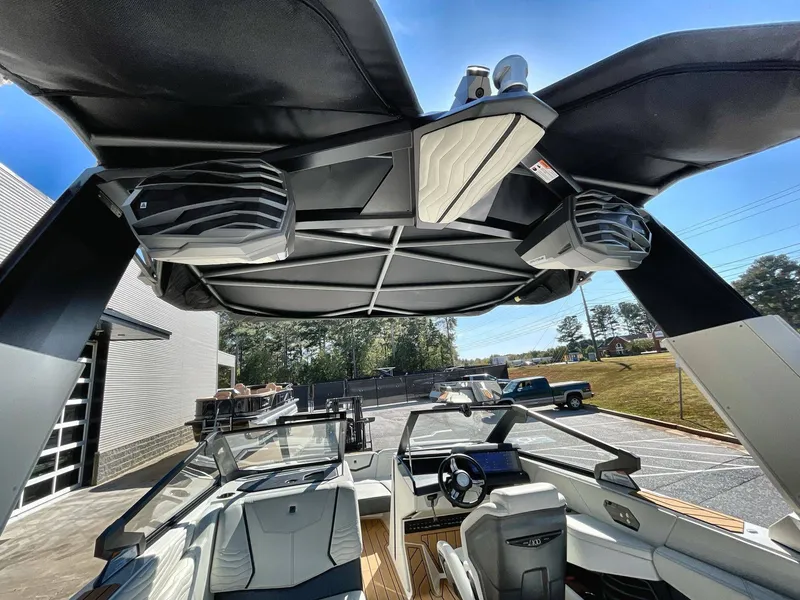 Slide: The Image of Nautique G23 2025 - 13