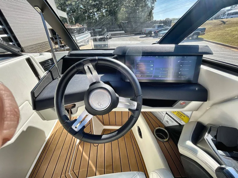 Slide: The Image of Nautique G23 2025 - 18