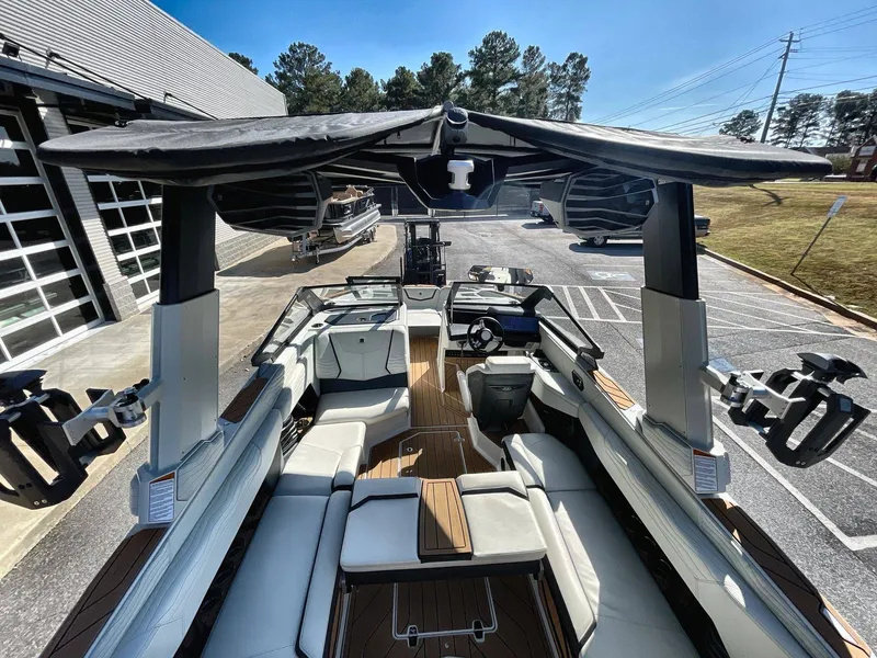 Slide: The Image of Nautique G23 2025 - 28