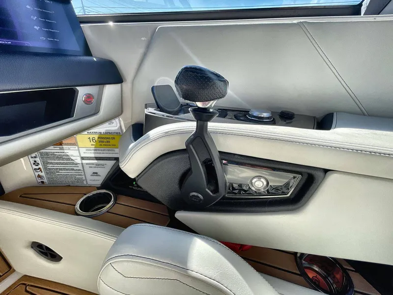 Slide: The Image of Nautique G23 2025 - 29