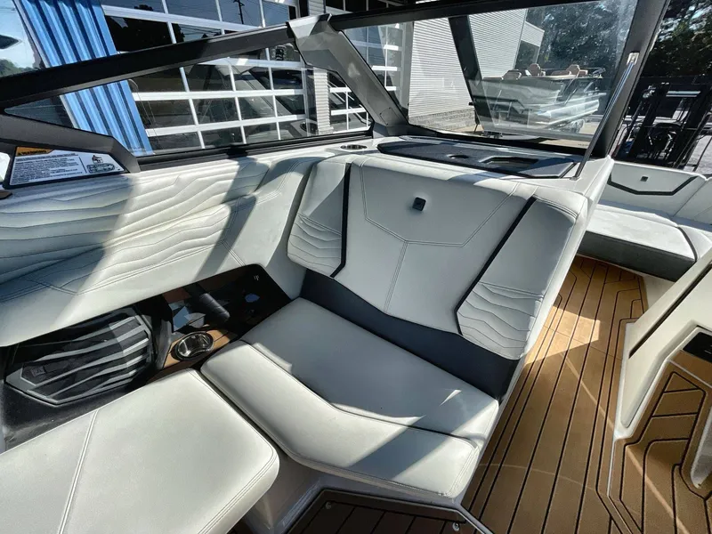 Slide: The Image of Nautique G23 2025 - 31