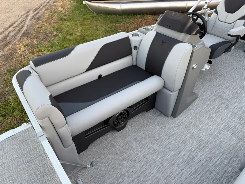 Slide: The Image of Tahoe Sport 2180 Swingback (VRB) & Honda 4-Stroke EFI 2026 - 11