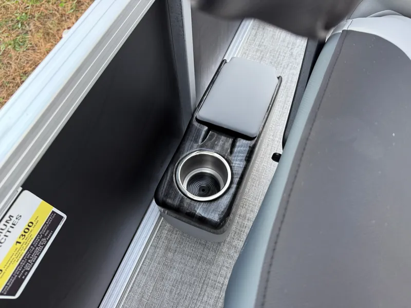 Slide: The Image of Tahoe Sport 2180 Swingback (VRB) & Honda 4-Stroke EFI 2026 - 18