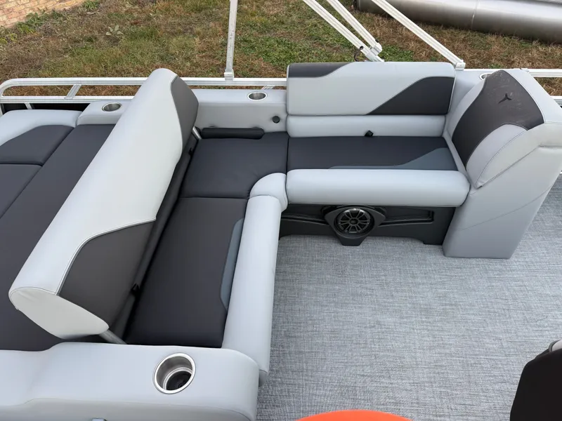 Slide: The Image of Tahoe Sport 2180 Swingback (VRB) & Honda 4-Stroke EFI 2026 - 20