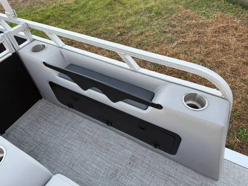 Slide: The Image of Tahoe Sport 2180 Swingback (VRB) & Honda 4-Stroke EFI 2026 - 24