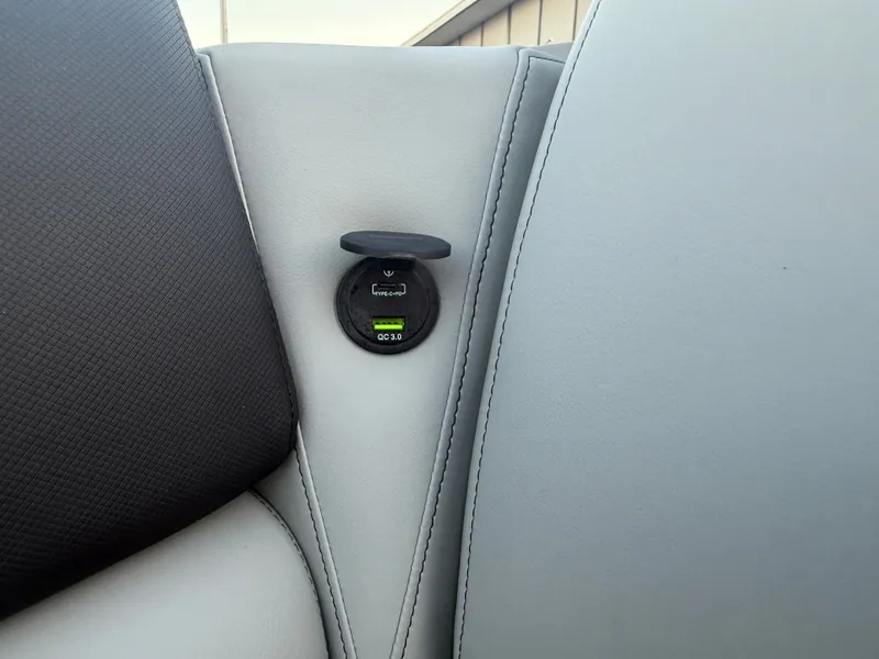 Slide: The Image of Tahoe Sport 2180 Swingback (VRB) & Honda 4-Stroke EFI 2026 - 34