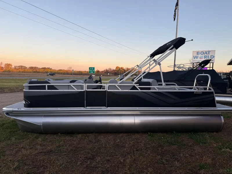 Slide: The Image of Tahoe Sport 2180 Swingback (VRB) & Honda 4-Stroke EFI 2026 - 41