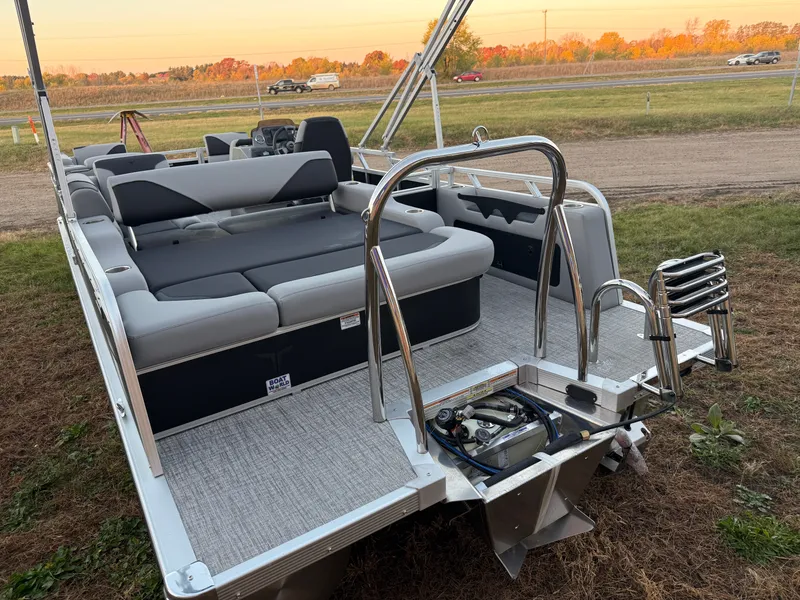 Slide: The Image of Tahoe Sport 2180 Swingback (VRB) & Honda 4-Stroke EFI 2026 - 49