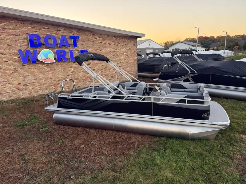 Slide: The Image of Tahoe Sport 2180 Swingback (VRB) & Honda 4-Stroke EFI 2026 - 8