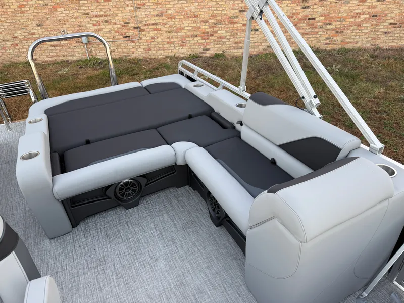 Slide: The Image of Tahoe Sport VRB 2180 Swingback & 4-Stroke $31995 2026 - 27