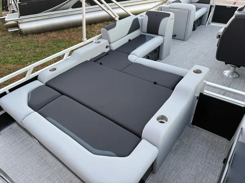 Slide: The Image of Tahoe Sport VRB 2180 Swingback & 4-Stroke $31995 2026 - 28