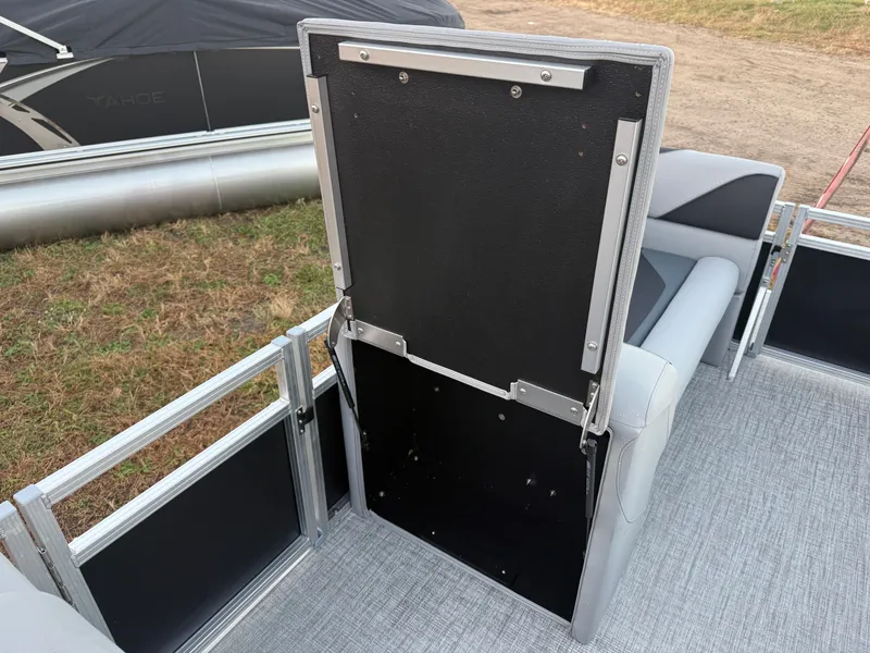 Slide: The Image of Tahoe Sport VRB 2180 Swingback & 4-Stroke $31995 2026 - 32