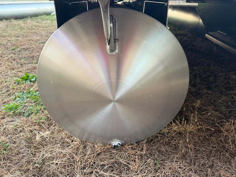 Slide: The Image of Tahoe Sport VRB 2180 Swingback & 4-Stroke $31995 2026 - 45