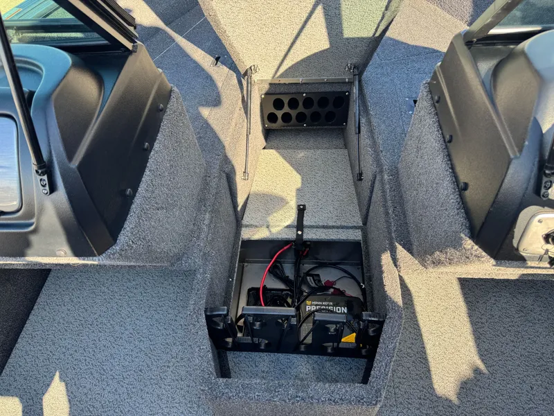 Slide: The Image of Lund 1875 Impact XS with 150HP Mercury Pro XS Fourstroke EFI 2021 - 15