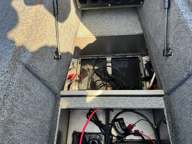 Slide: The Image of Lund 1875 Impact XS with 150HP Mercury Pro XS Fourstroke EFI 2021 - 18