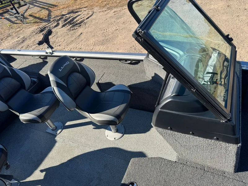 Slide: The Image of Lund 1875 Impact XS with 150HP Mercury Pro XS Fourstroke EFI 2021 - 27