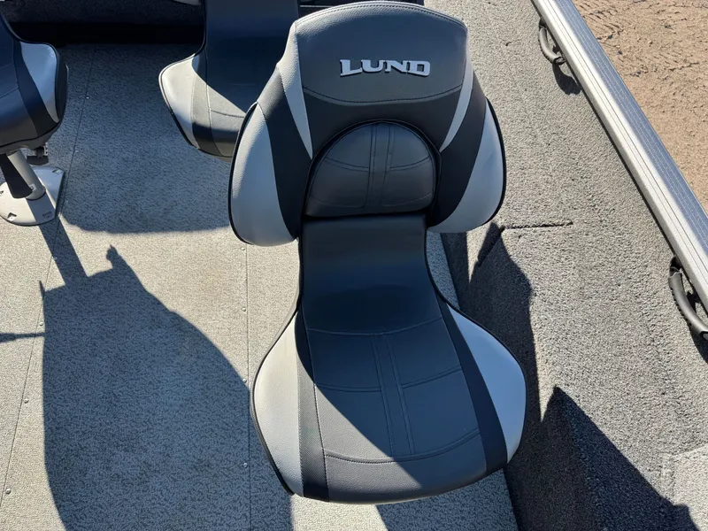 Slide: The Image of Lund 1875 Impact XS with 150HP Mercury Pro XS Fourstroke EFI 2021 - 28