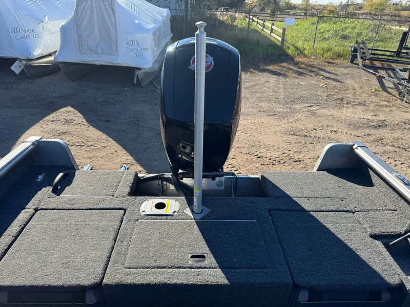 Slide: The Image of Lund 1875 Impact XS with 150HP Mercury Pro XS Fourstroke EFI 2021 - 41