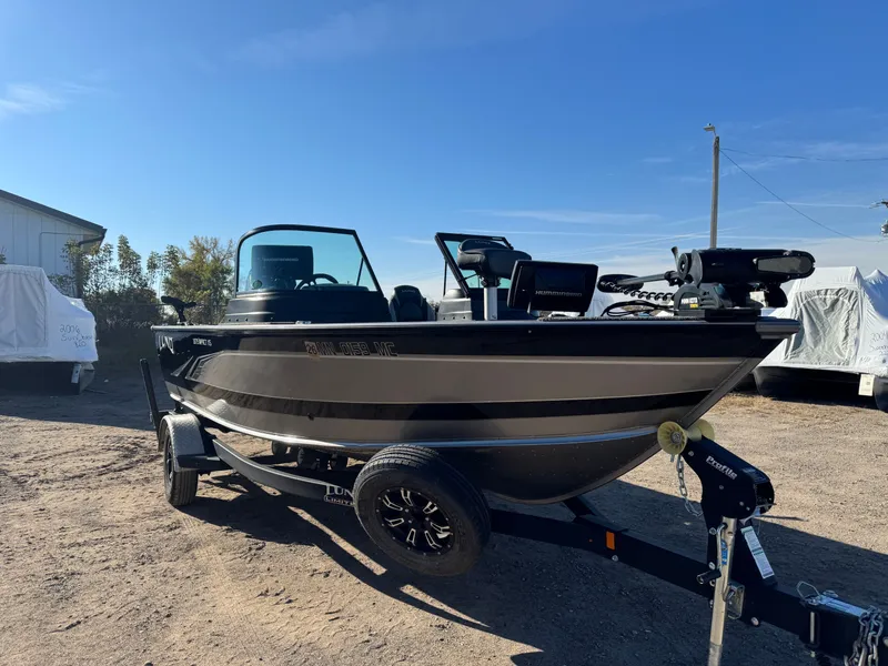 Slide: The Image of Lund 1875 Impact XS with 150HP Mercury Pro XS Fourstroke EFI 2021 - 72