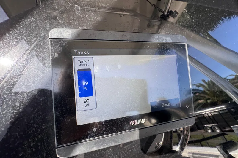 Slide: The Image of Yamaha display showing fuel level at 89% on Robalo R230 Center Console, 2022 model. - 57