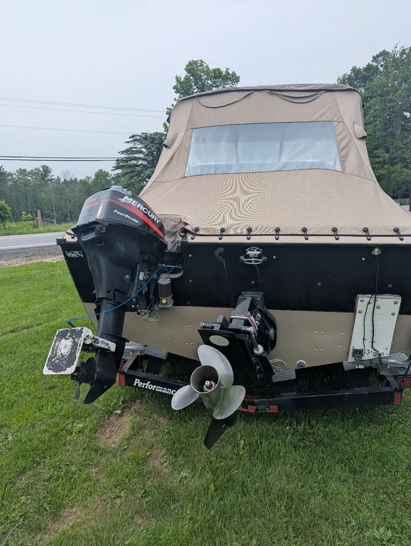 Slide: The Image of Lund 1800 FISHERMAN IO 2000 - 14