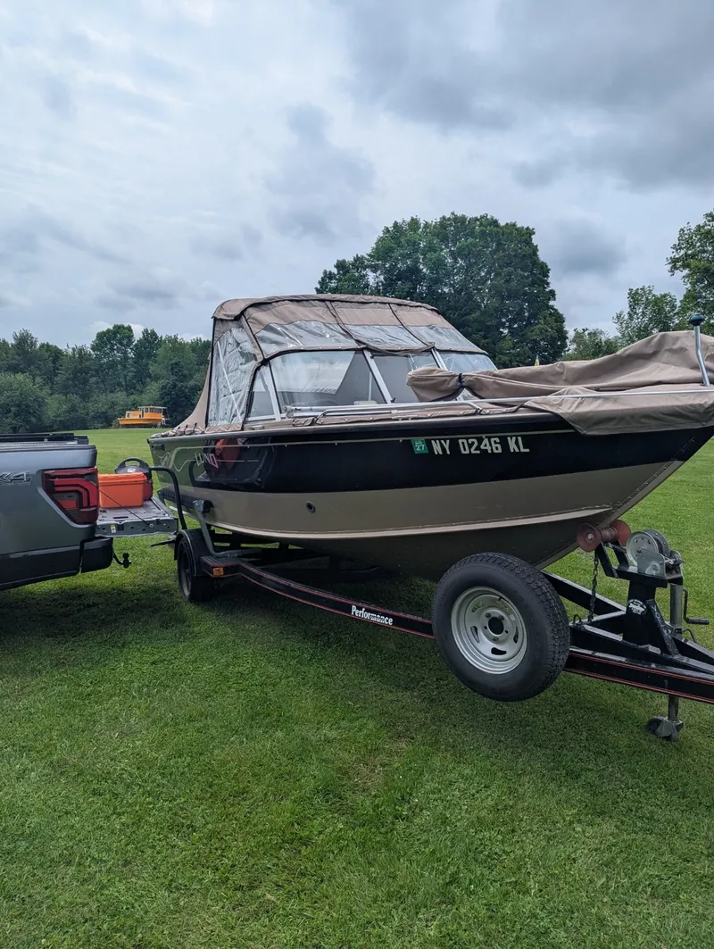 Slide: The Image of Lund 1800 FISHERMAN IO 2000 - 3