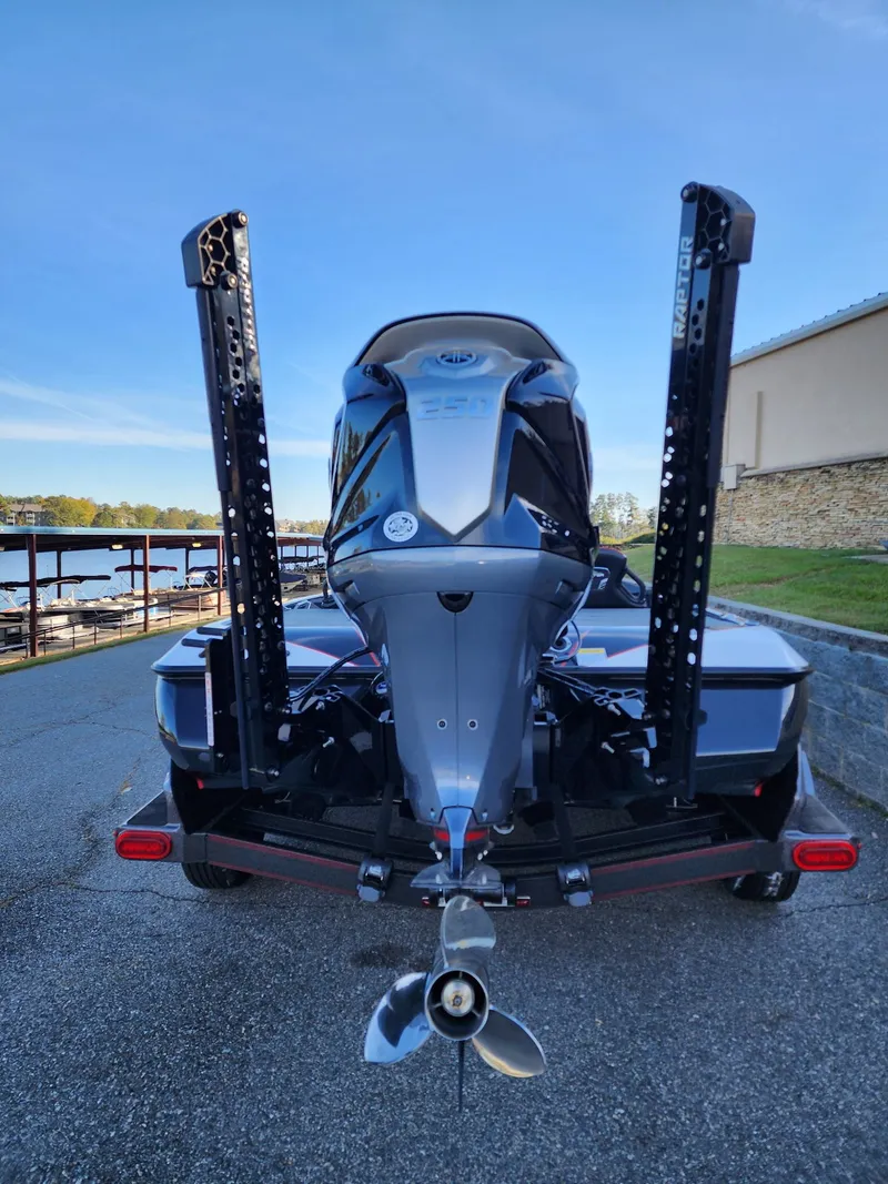 Slide: The Image of Skeeter FXR21 Limited 2025 - 8
