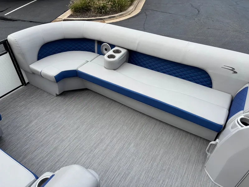 Slide: The Image of Bennington L23 2022 - 15